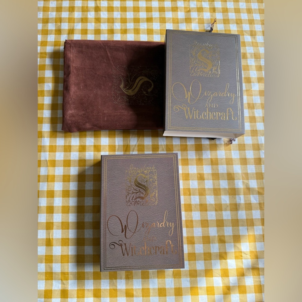 Storybook Cosmetics: Wizardry & Witchcraft Eyeshadow Palette Matching Brush Set - Picture 4 of 16